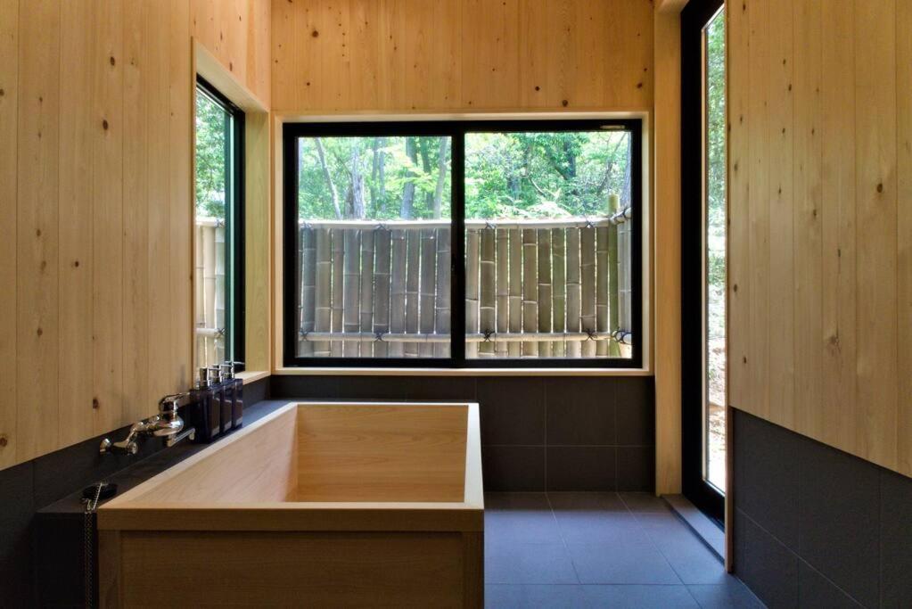 Hinoki No Ie - Cottage With Natural Hot Spring In A Cypress Bathtub 志賀町 エクステリア 写真